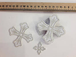 Набір хрестів Набір хрестів малих для церковного одягу на 7,5 7,5 см ( 13 штук) срібний на білому