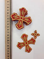 Набір хрестів малих для церковного одягу на 7,5 7,5 см ( 13 штук) червоні з золотом