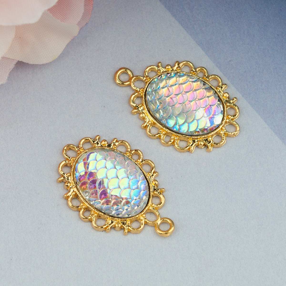 Підвіска Овал, Ажурний, Луска русалки, Цинковий сплав + Смола, Колір: Золото + Перелив, 30 мм x 20 мм