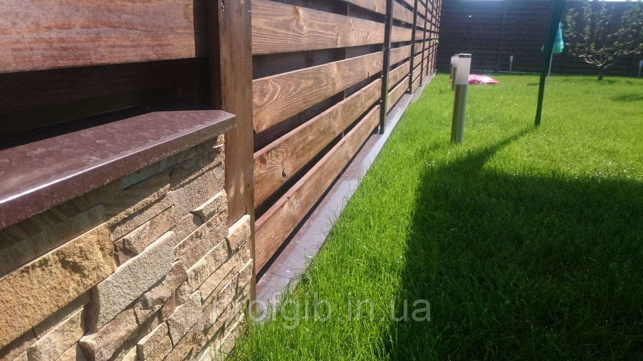 Захисні відливи на паркан або цоколь будинку.