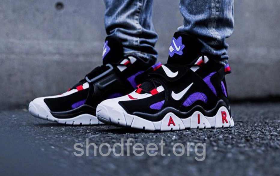Nike Air Barrage Mid QS Black White Purple ID