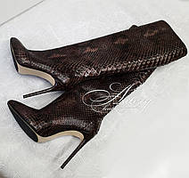 Жіночі коричневі чоботи зі шкіри натурального пітона