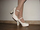 Туфлі на маленькій платформі кольору беж стійкий каблук ремінець розмір 36, фото 6