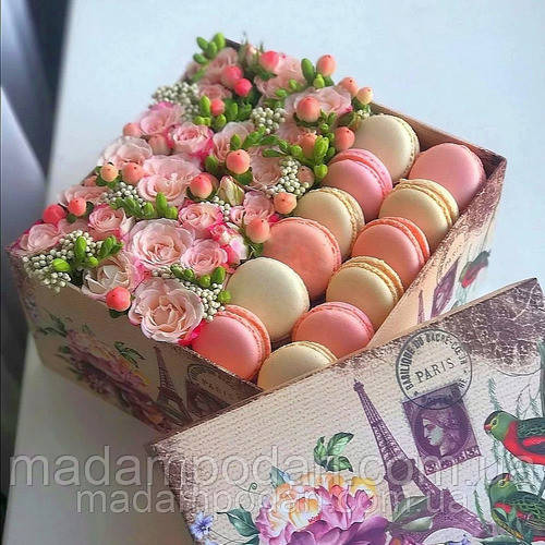 Цветы в коробке с макарунами - фото 6 - id-p909016485