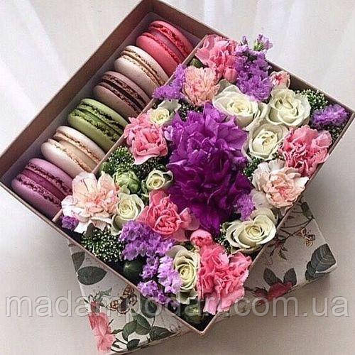 Цветы в коробке с макарунами - фото 7 - id-p909016485