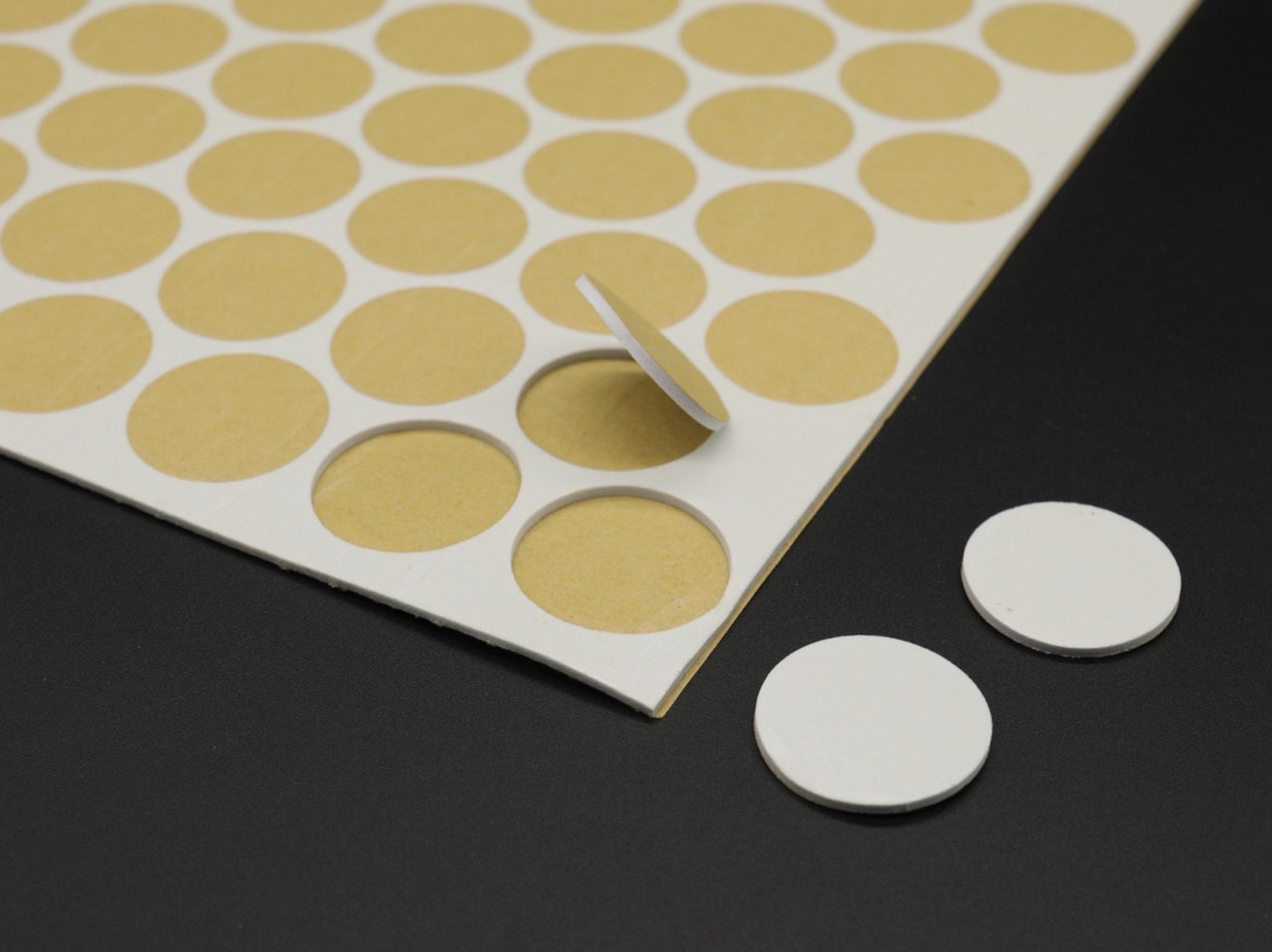 Двостороння липка кріпильна стрічка 90 шт кругла товщина 2 мм ширина 25 мм білий, фото 1