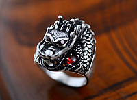Мужское серебряное кольцо Дракон сердце 21 размер Гранат