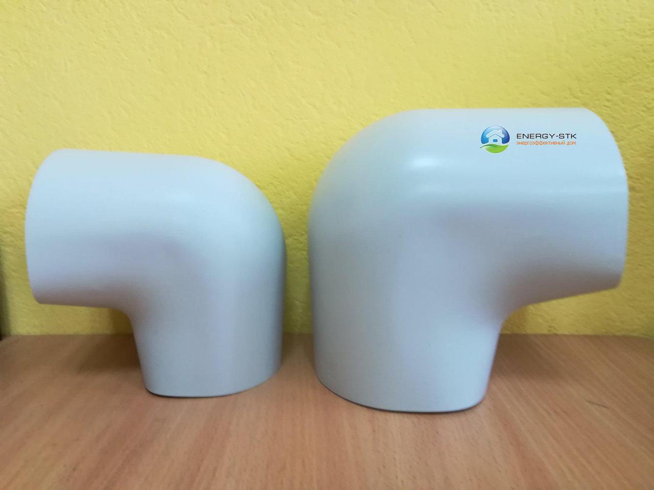 Кут ПВХ K-Flex 30x048 PVC SE 90-3S в якості захисного покриття труб з теплоізоляцією всередині приміщення.