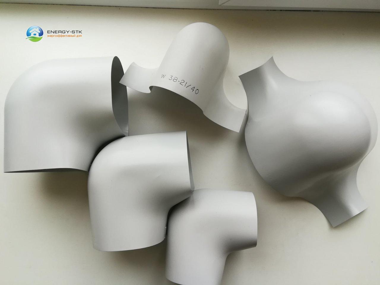 Кут ПВХ K-Flex 40x089 PVC SE 90-3S в якості захисного покриття труб з теплоізоляцією всередині приміщення.