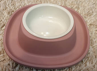 Миска  пластикова з мяким ковриком для домашніх тварин Soft touch, 20*20*3,5 см
