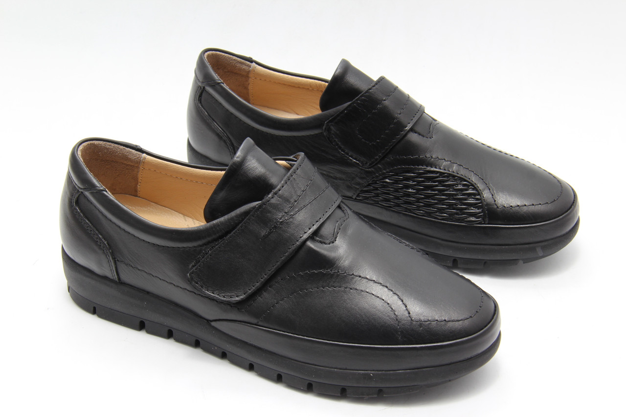 Туфлі жіночі Aras Shoes 380-siyah шкіряні з липучкою 37