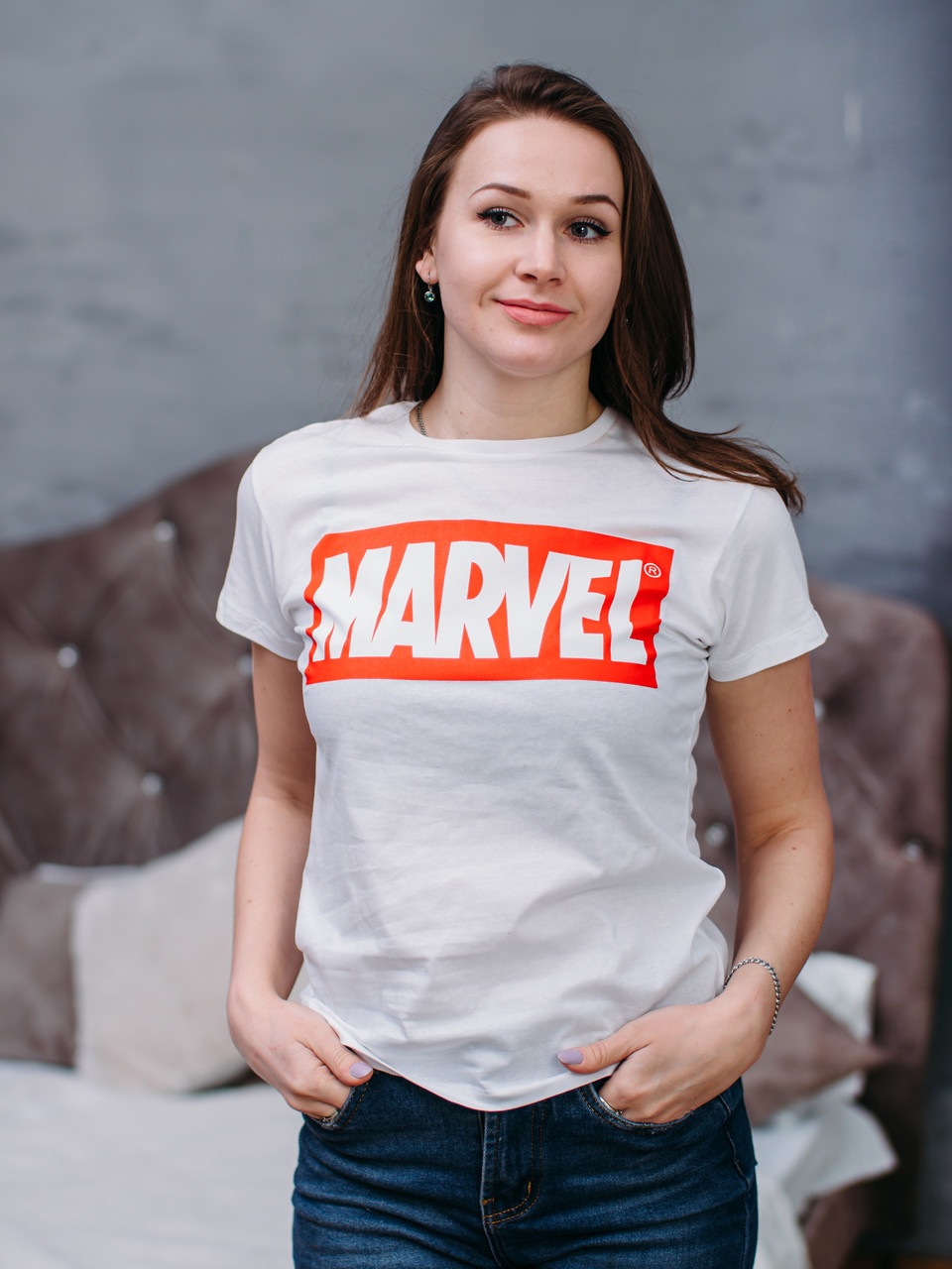 Футболка жіноча біла з принтом "Marvel"