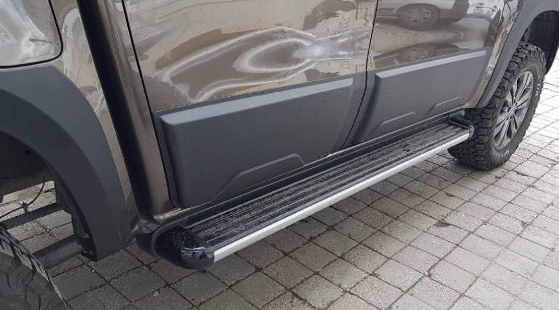 Накладки на двері Mercedes X-Class
