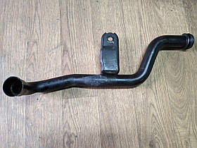 Патрубок (трубка) системи охолодження Renault Trafic, Opel Vivaro 2.5, 2006-2014, 8200209924 (Б/У)