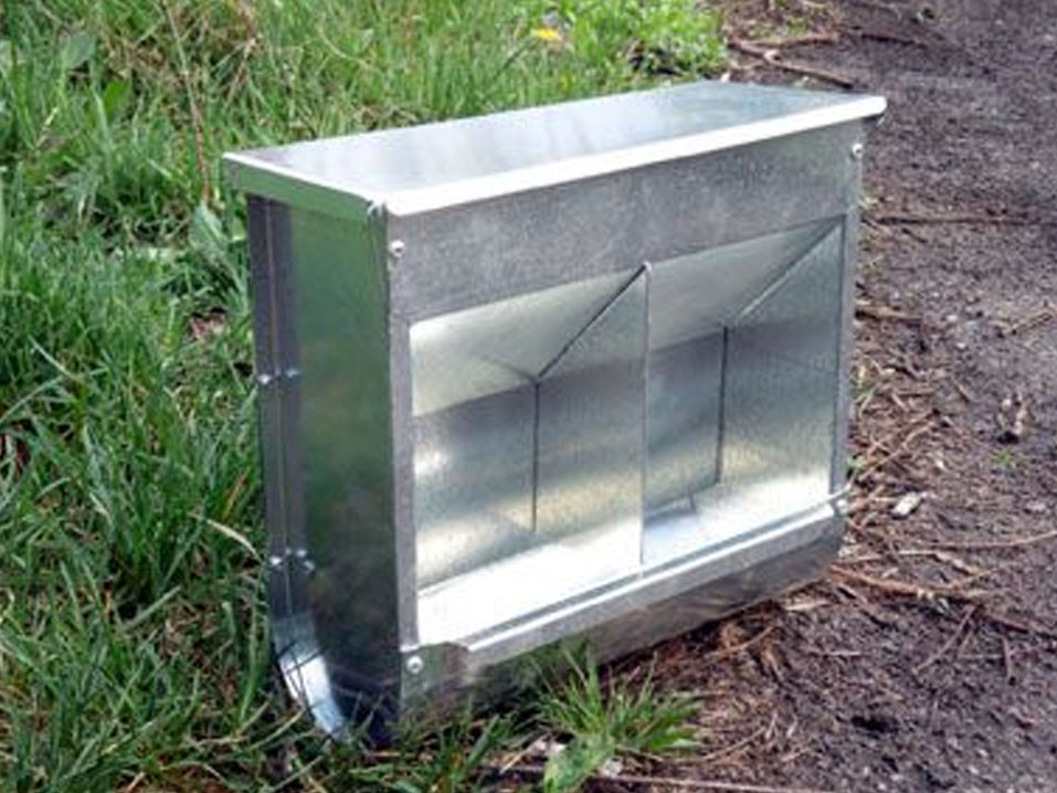 Годівниця на 2 секції (для великих порід кроликів)