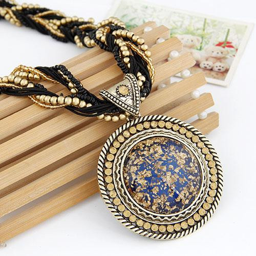 Медальйон на ланцюжку з бісеру модель "2482"