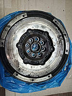 Маховик двигателя б.у. Маховик демпферный Mazda 2.2 R2A116610B потребує реставрації