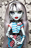 Лялька Monster High Френки Штейн у Класній кімнаті Frankie Stein Doll Home Ick Playset, фото 2
