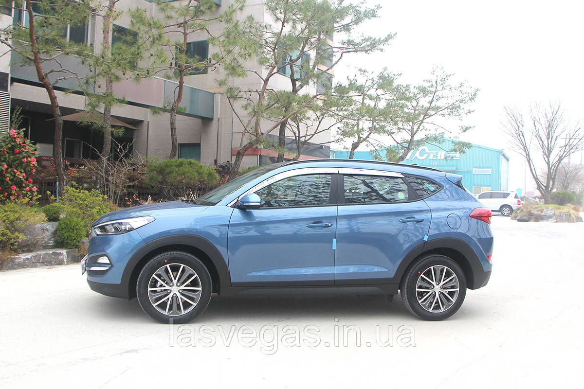 Вітровики з хромом, дефлектори вікон Hyundai Tucson 2015- (D622)