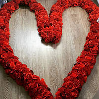 Гирлянда -сердце из красных роз