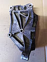 Кронштейн генератора Volkswagen Passat B3, B4, Golf 3, Vento. 028903143Q., фото 3