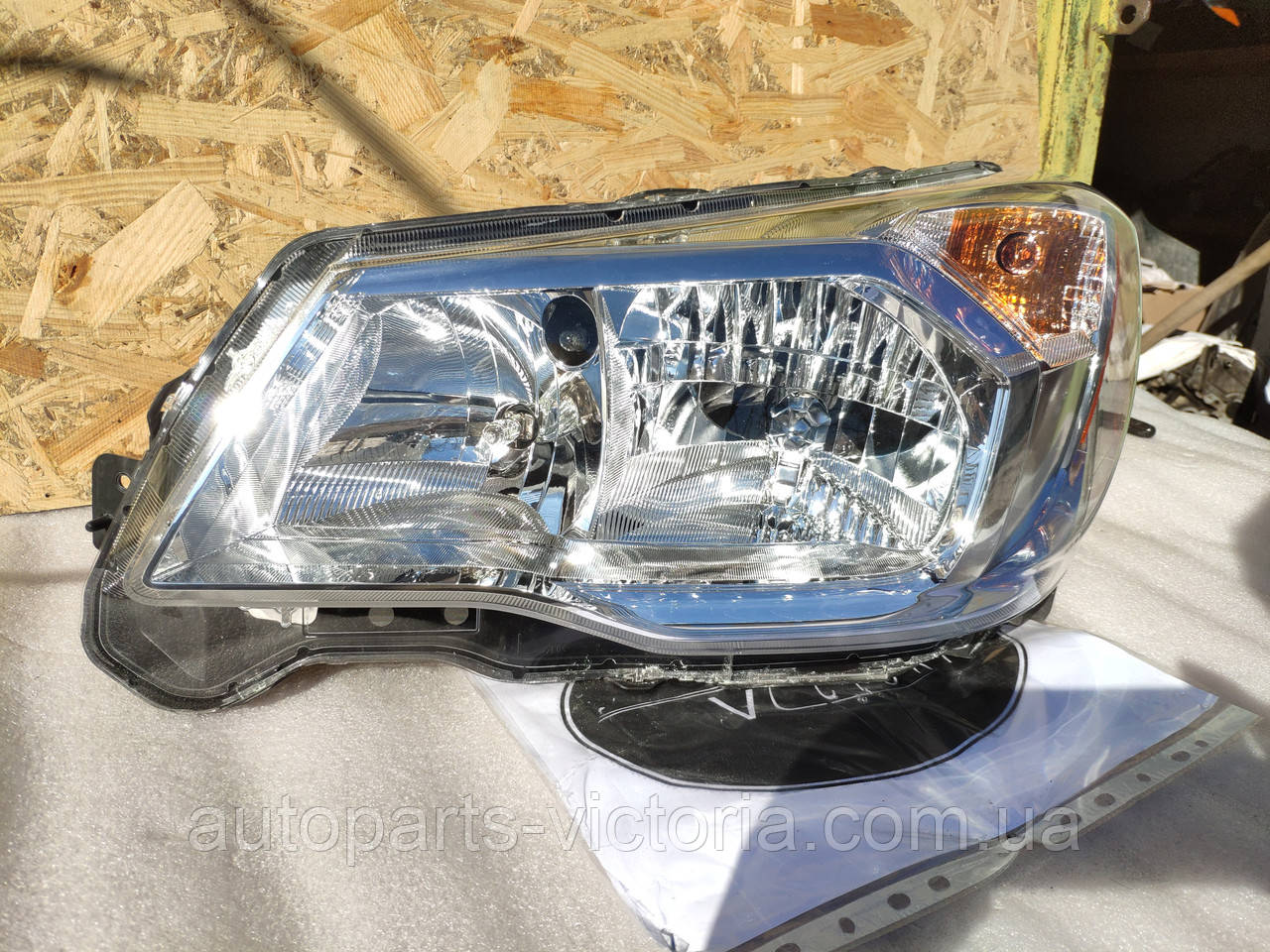 Фара ліва Subaru Forester 12-15 галоген США вживана, фото 1