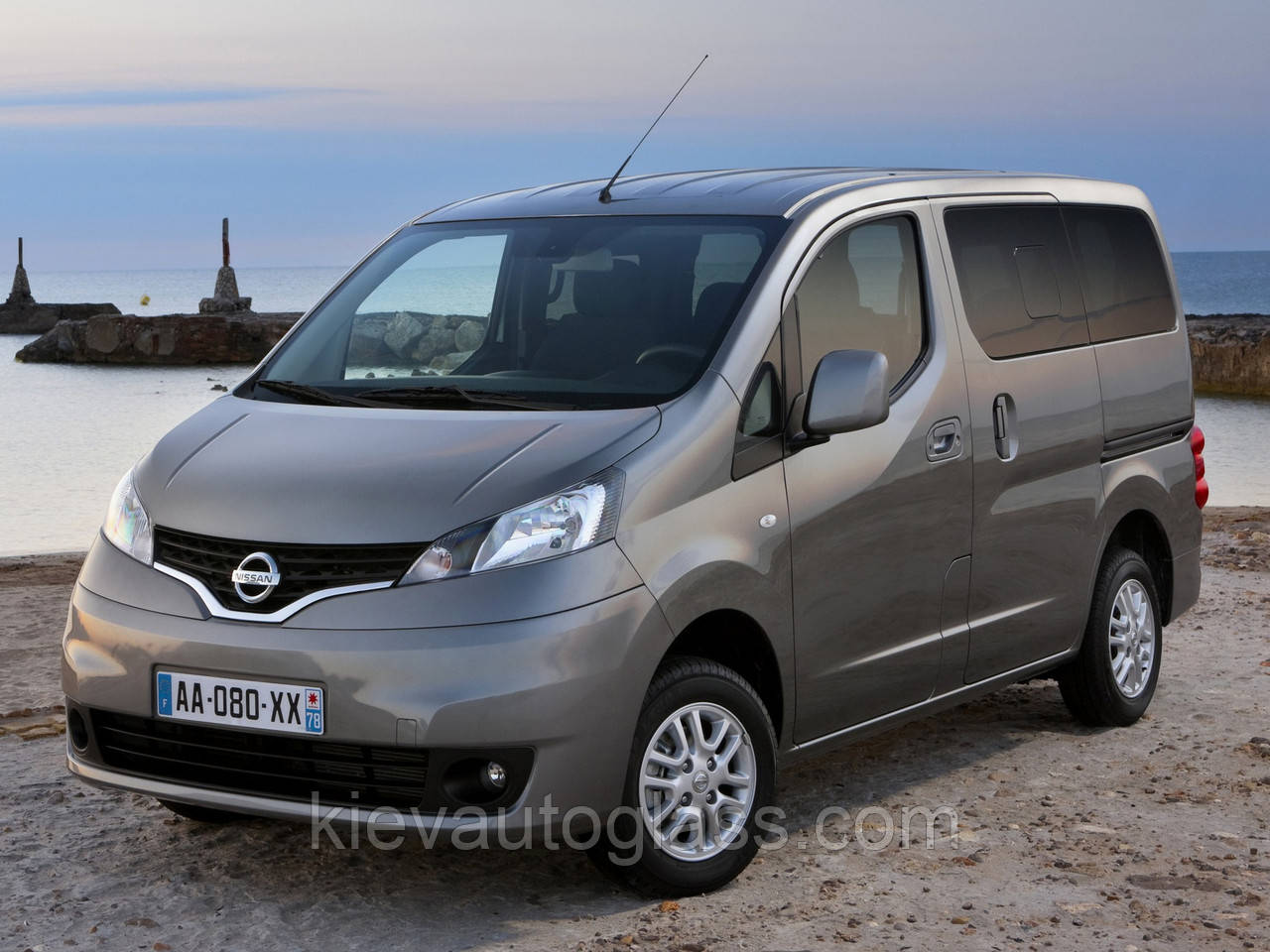 Лобове скло на NISSAN NV200/VANETTE з 2010-г.