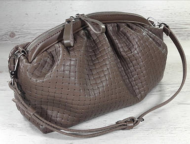 622 Натуральна шкіра, Об'ємна сумка клатч pouch. Сумка жіноча кавова - шкіряна сумка пельмень