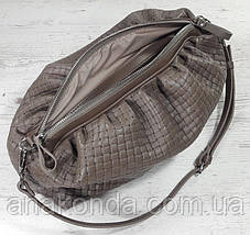 622 Натуральна шкіра, Об'ємна сумка клатч pouch. Сумка жіноча кавова - шкіряна сумка пельмень, фото 4