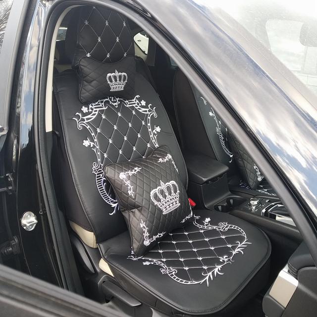 Комплект авточехлов из экокожи с вышивкой "Корона"