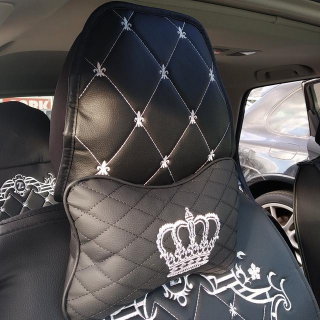 Комплект авточехлов из экокожи с вышивкой "Корона"