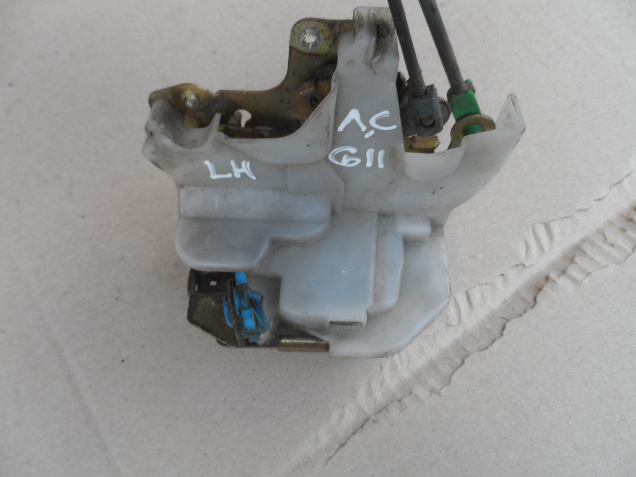 Замок дверей задньої лівої Subaru Impreza G11 61034FE011