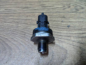 Датчик тиску палива (на рампі) Renault Master, Opel Movano 2.3, 2010-, 0281006191 (Б/У)