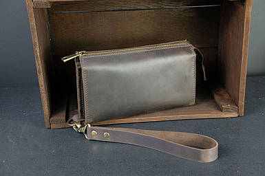 Чоловічий гаманець Тревел з ремінцем з натуральної шкіри колір Шоколад