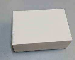 Коробка для кондитерських виробів біла 180*120*80