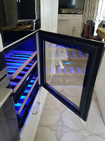 Ремонт дверцят вбудованого винного холодильника 2