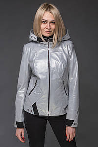 Жіноча шкіряна куртка перламутрова з капюшоном