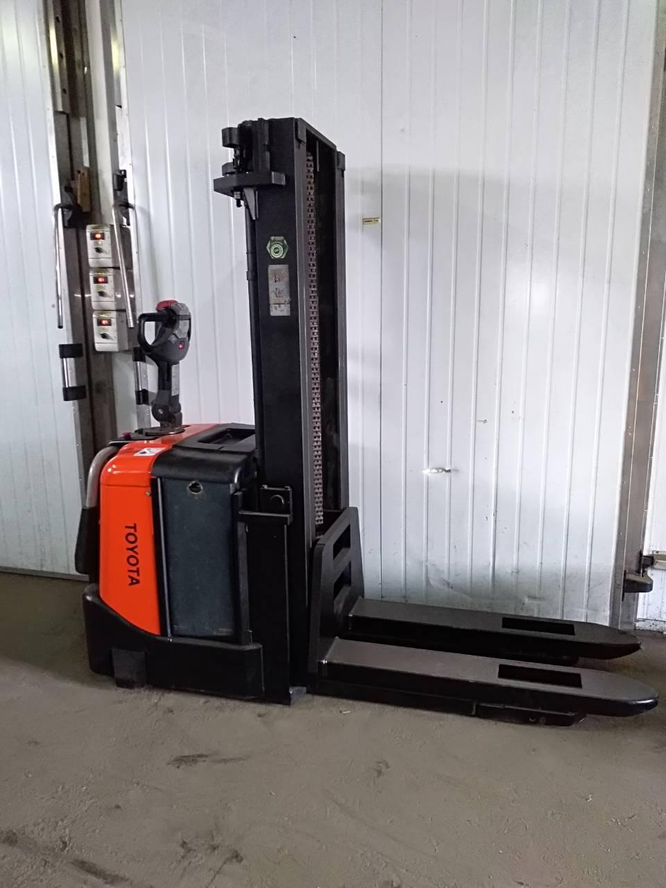 Штабелер електричний повідковий Toyota BT SPE 160 L 1.6т 4.3 м-висота під'єму, фото 1