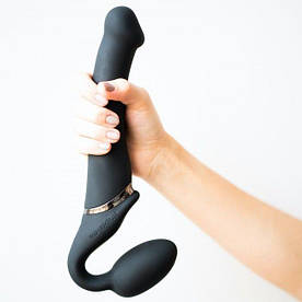 Безремневой страпон з вібрацією Strap-On-Me Vibrating Black M, діаметр 3,3 см, пульт ДУ, регульований 777Shop.com.ua