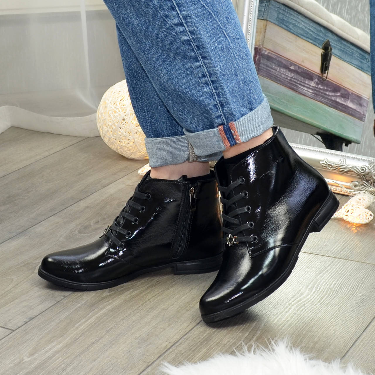 Черевики жіночі лакові на шнурівці, фото 1
