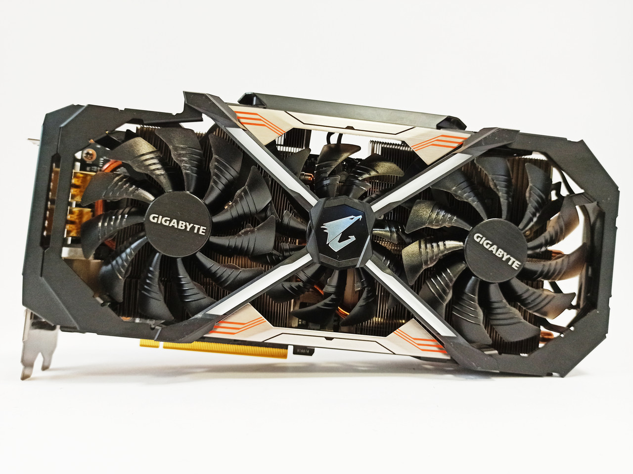 Відеокарта Gigabyte Aorus GTX 1070 (8Gb/GDDR5/256bit) GV-N1070AORUS-8GD БВ