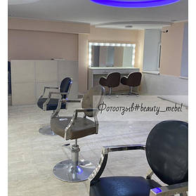 Широкий стол для визажиста с подсветкой, зеркало с подсветкой 2