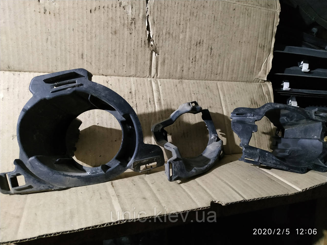 Кронштейни протитуманних фар Рено в асортименті, б/в