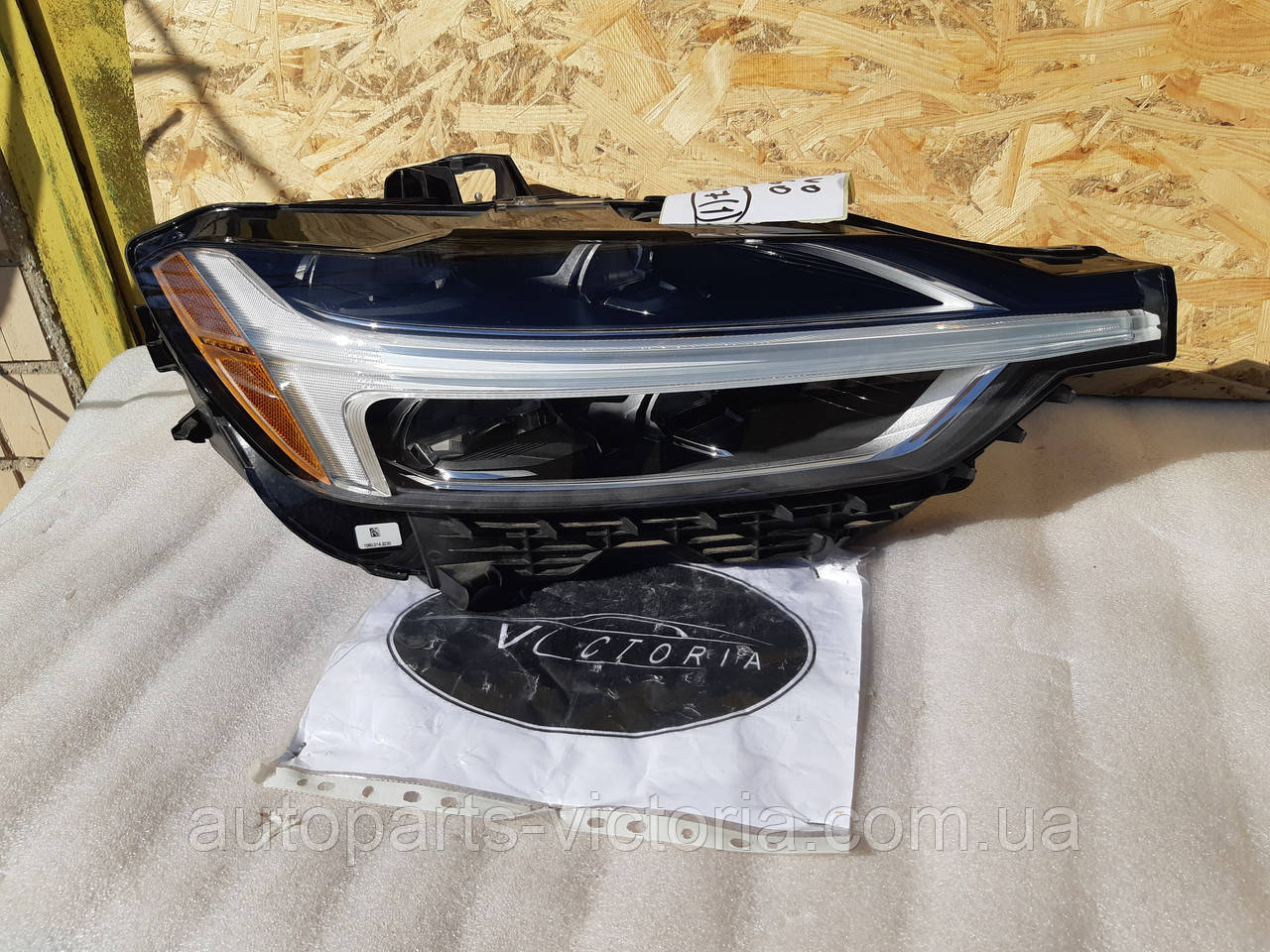 Фара права Volvo 31420416 XC60 17-19 США вживана