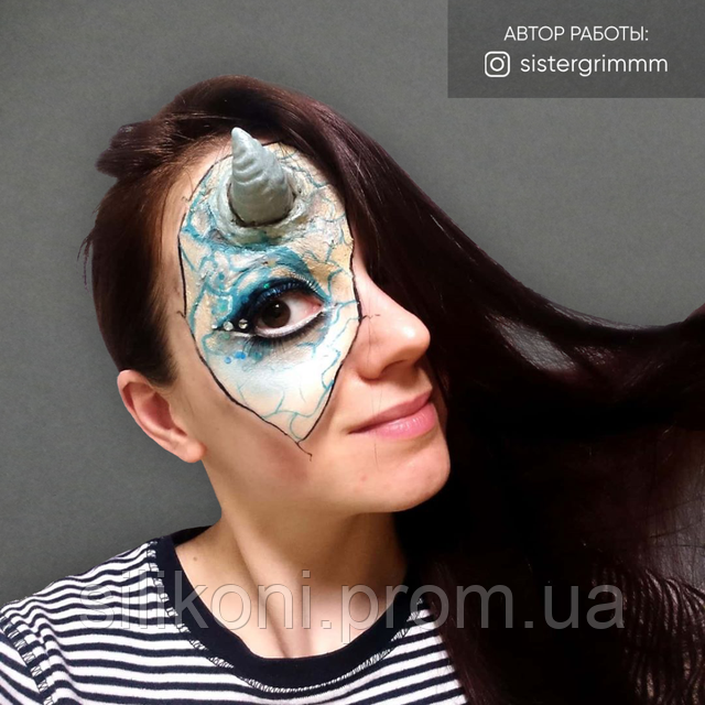 Жігіттерді белдікпен ұрып жатқан қыздардың орысша видеосы