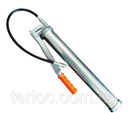 Ручний поршневий насос для ін'єкцій.