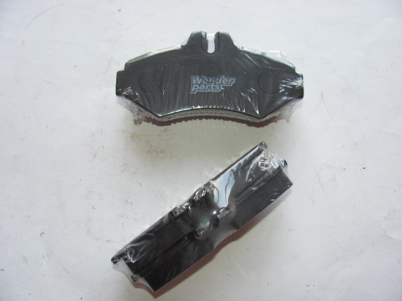 Задні колодки (без молоточків) на MB Sprinter 308-316, VW LT 35 1996-2006 — Wender Parts (Туреччина) — 23021 18.