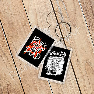 Брелок Punks not dead