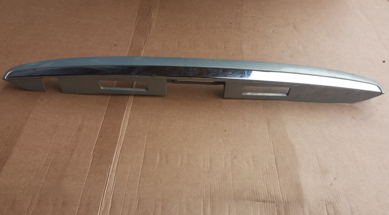 Накладка кришки багажника Lexus RX 2003-2009 7680148040 7680148050