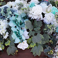 Гірлянда зі штучних квітів (колір м'ята)